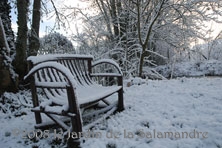 neige sur un banc